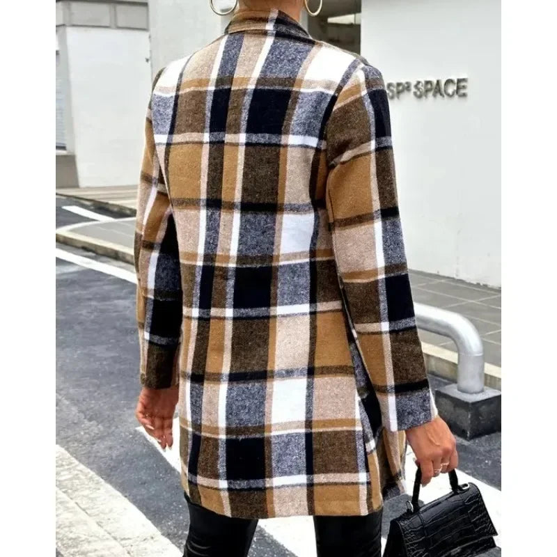 Popular autumn and winter new plaid woolen jacket elegant and atmospheric showcasing noble taste